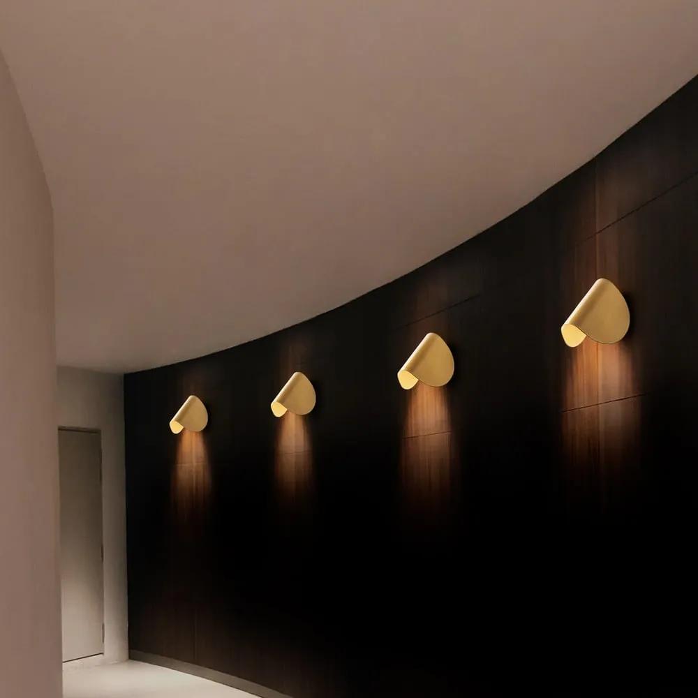 LED стенна лампа в златист цвят Heybe – Opviq lights
