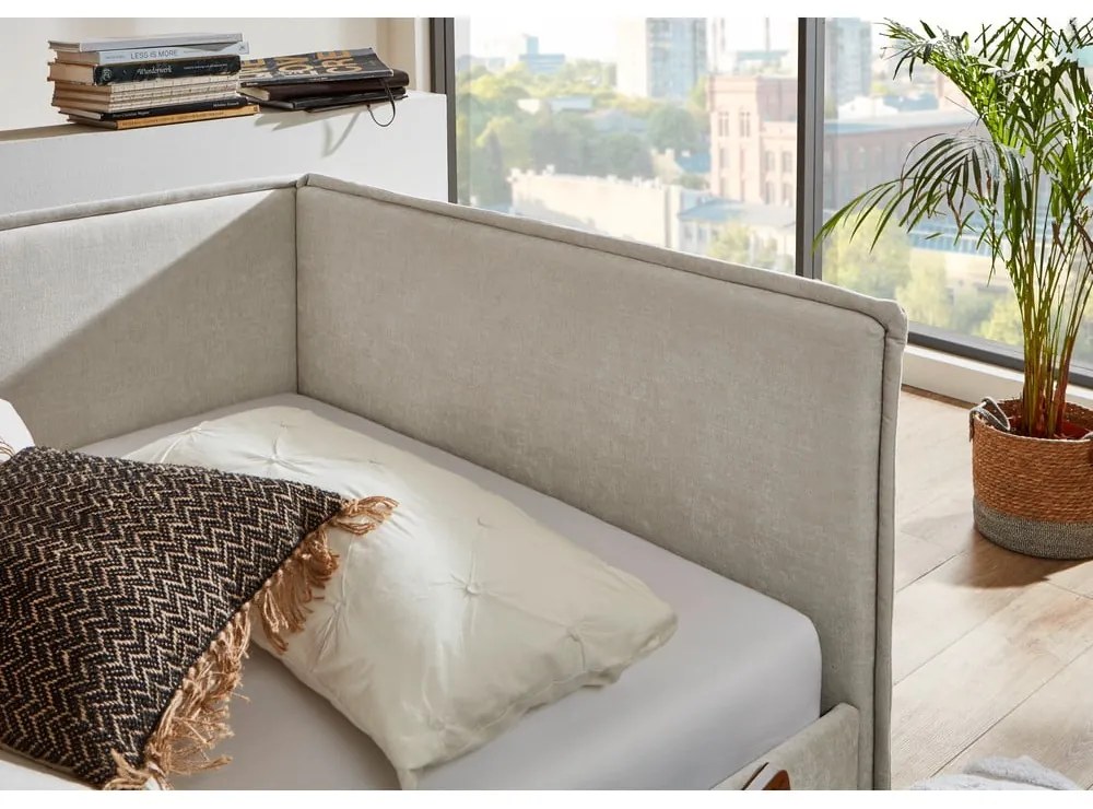 Бежово тапицирано ъглово детско легло 140x200 cm с място за съхранение с включена подматрачна рамка Fun – Meise Möbel