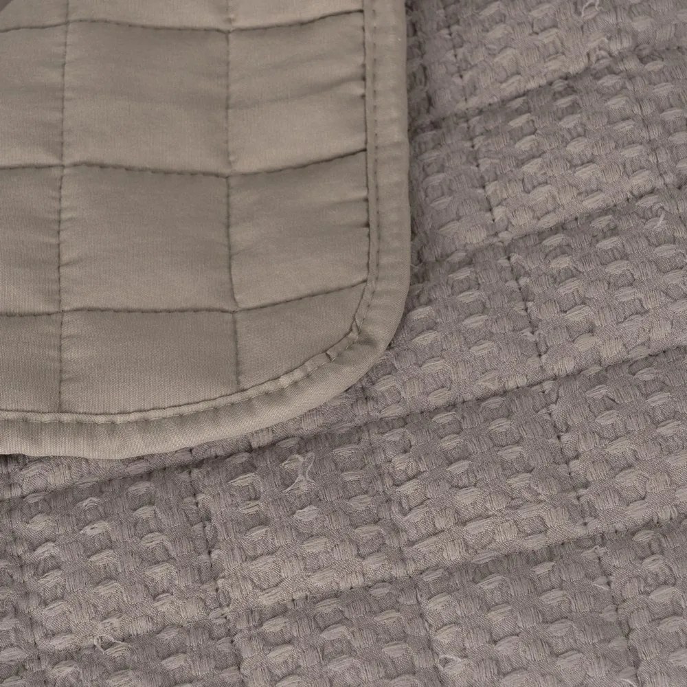 Бежово капитонирано покривало за легло 240x260 cm – Ixia