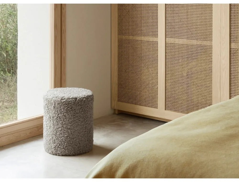 Сива табуретка от прежда с примки от букле Teddy – Blomus