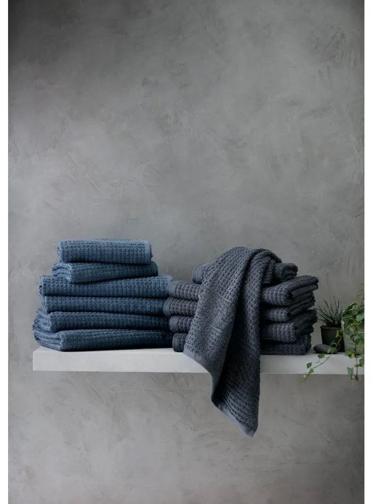 Тъмносива хавлиена кърпа от органичен памук от тери 70x140 cm Check – JUNA