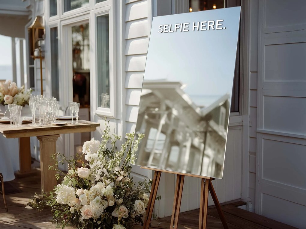 Стикер за огледало S22 – SELFIE HERE. 39x4,6