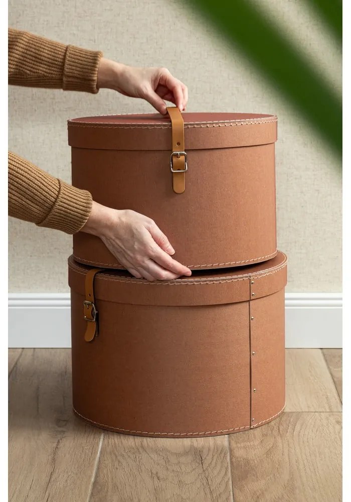 Декоративни кафяви картонени кутии за съхранение в комплект от 2 бр. с капаци ø 37,5x25 cm Rut Restore Paper Laminate – Bigso