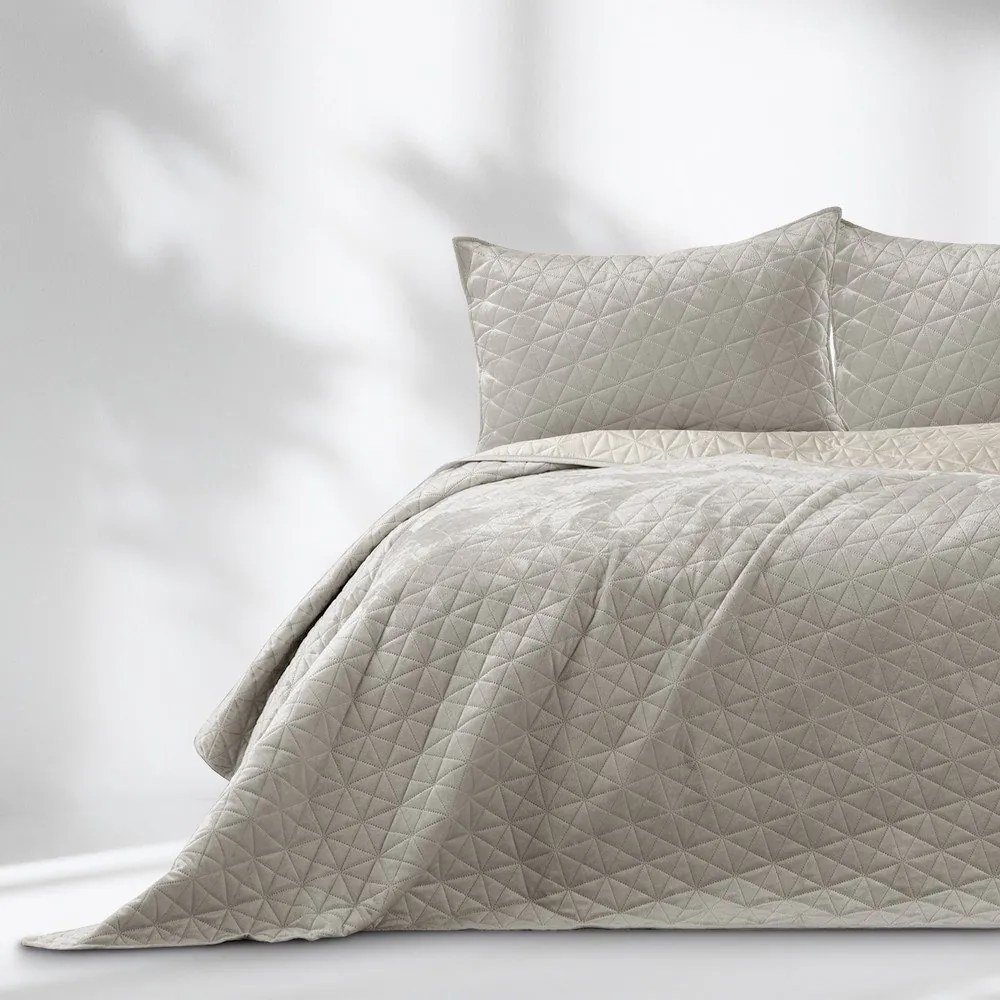 Сиво-бежово капитонирано покривало за легло 240x260 cm Laila – Restilo