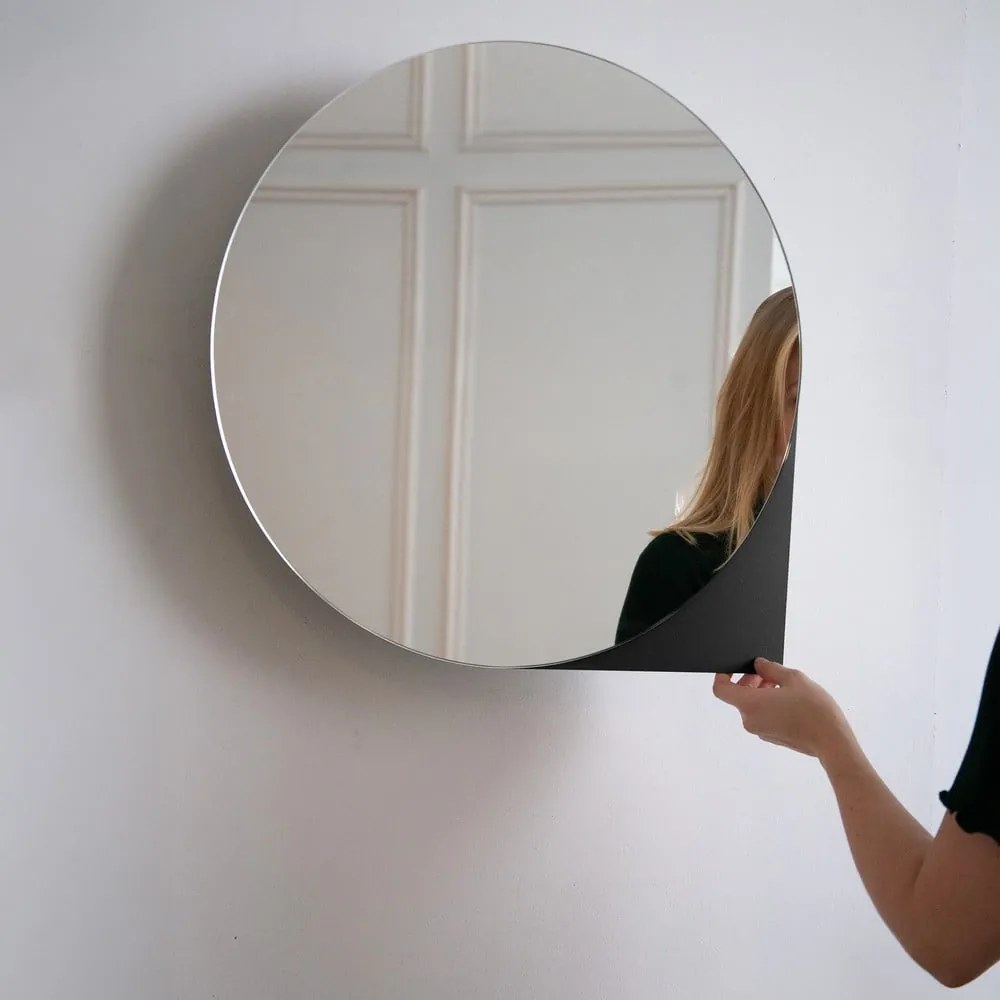 Черен метален стенен/с огледало шкаф за баня 55x55 cm Sonnet – Spinder Design