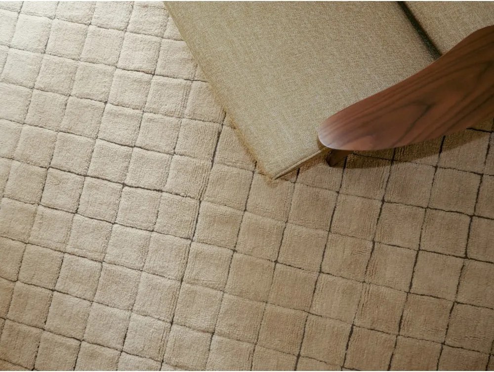 Ръчно изработен вълнен килим в кехлибарен цвят 170x240 cm Mosaic Amber – Lorena Canals