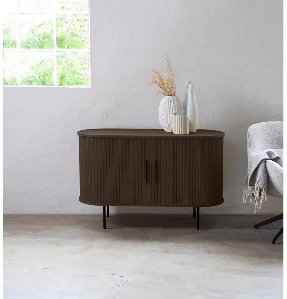 Кафяв скрин от дъбов декор с плъзгащи се врати 120x76x45 cm Nola – Unique Furniture