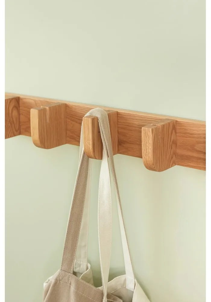 Стенна закачалка от масивен дъб в естествен цвят Nomad – Hübsch