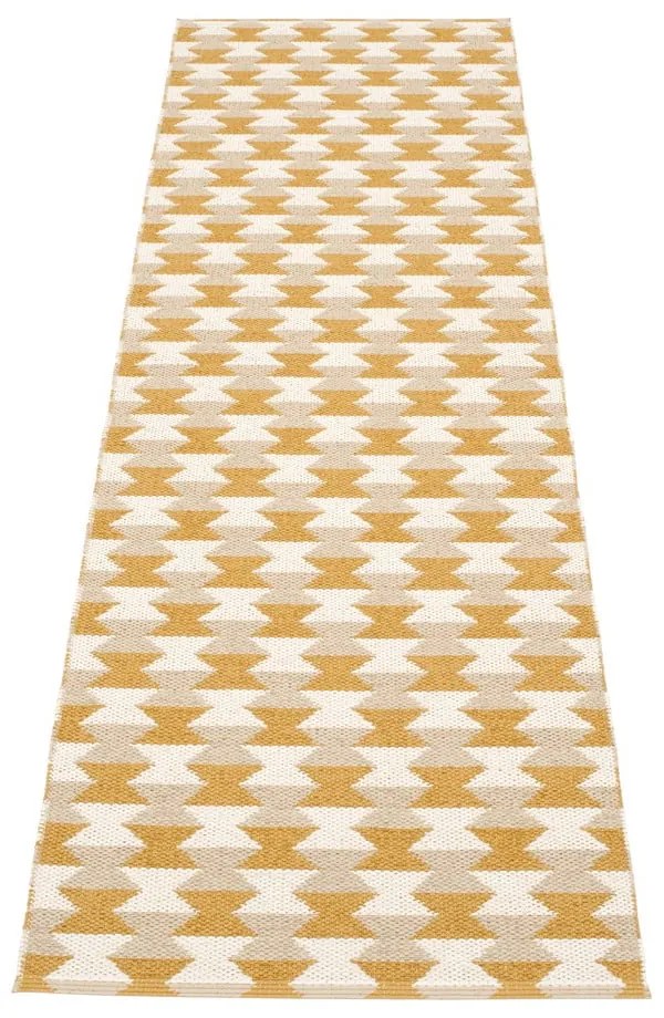 Пътека за открито и закрито в цвят жълта охра 70x250 cm Dana Ochre – Pappelina