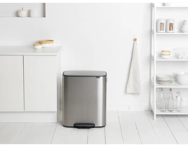 Кош за боклук Brabantia Bo Pedal 1003186, 60 л, Леко затваряне, Противоплъзгаща основа, Устойчив на пръстови отпечатъци, Инокс/Мат