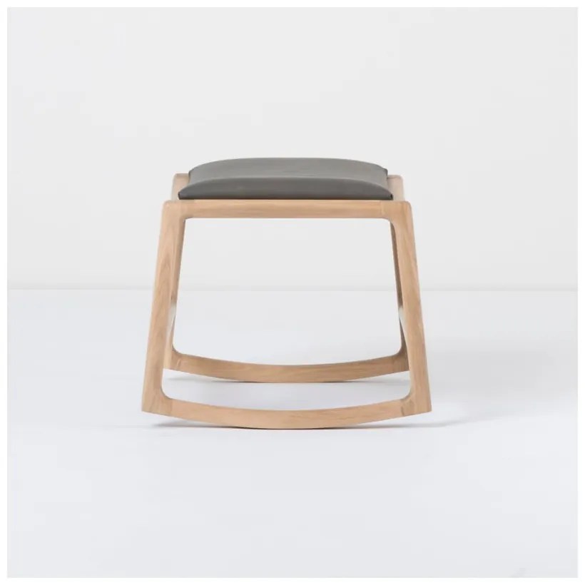 Отоман с масивна дъбова конструкция и детайли от сива биволска кожа Dedo - Gazzda