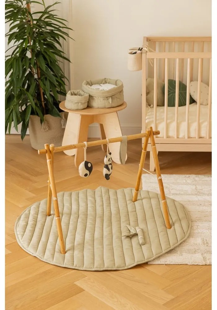 Зелено и кремаво детско килимче за игра Bamboo Leaf – Lorena Canals