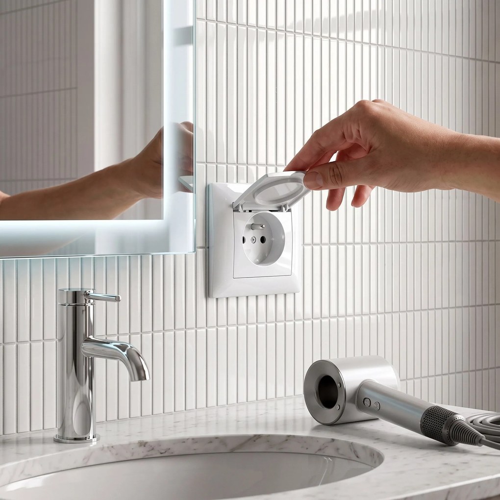 Единичен контакт със заземяване и капаче с рамка OSTE JNH005-G White