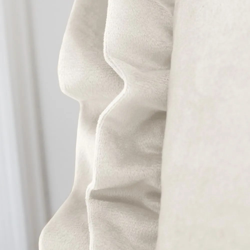 Кадифена декоративна възглавница 43x43 cm Velvet Double Frill – Catherine Lansfield