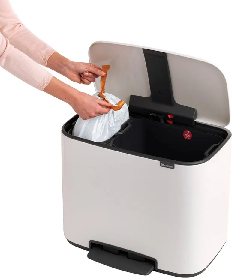 Бяло стоманено кошче за боклук за рециклиране с педал 34 l Bo – Brabantia