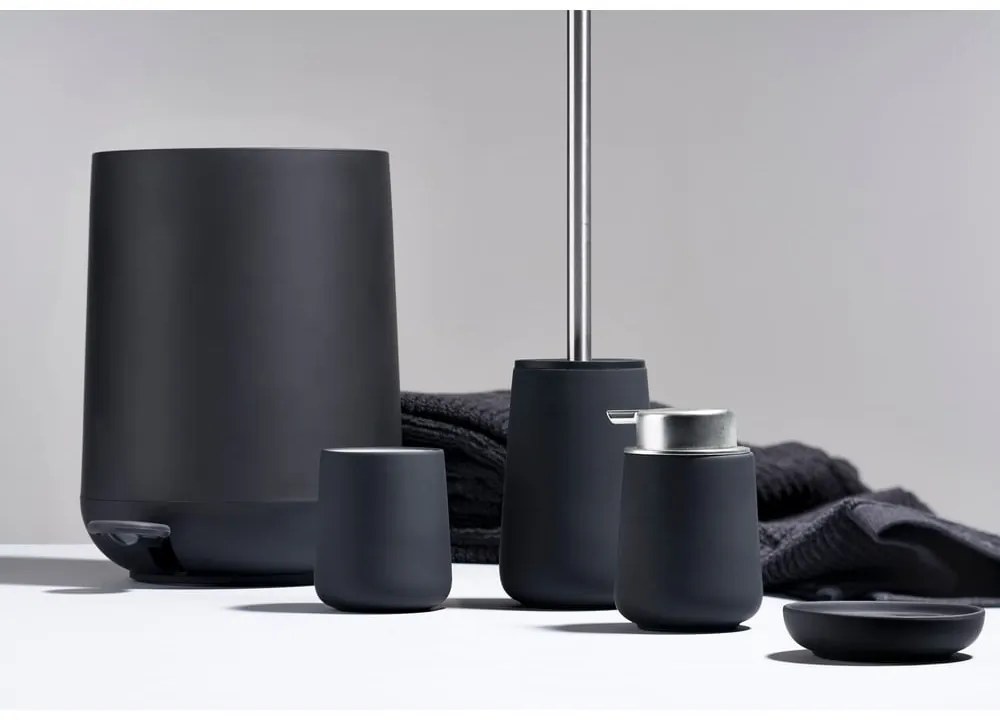 Черно пластмасово кошче за боклук с педал 5 l Nova – Zone