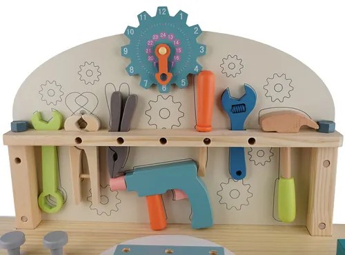 Детска работилница с дървени инструменти
