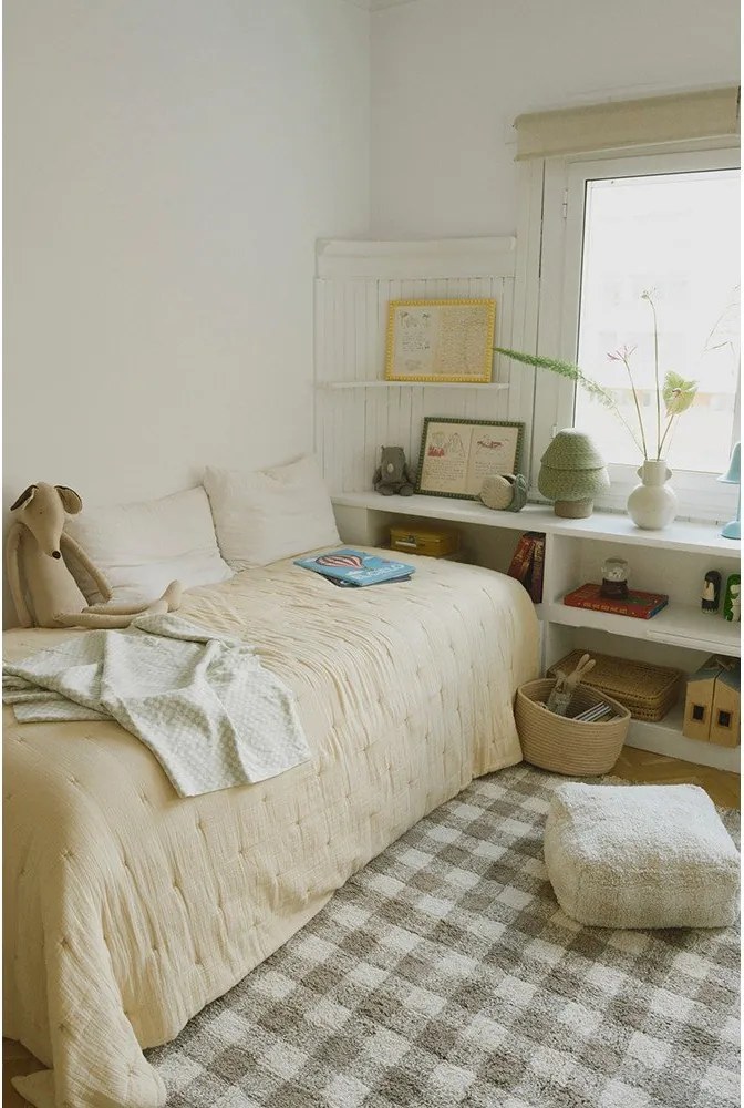 Бежов детски пуф Vichy – Lorena Canals