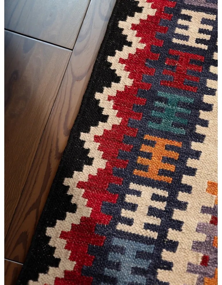 Червен двустранен ръчно изработен вълнен килим 160x230 cm Kamal Kian – Nouristan