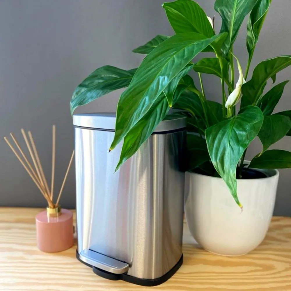 Стоманено кошче за боклук с педал в матово сребрист цвят 5 l Akira – Spirella