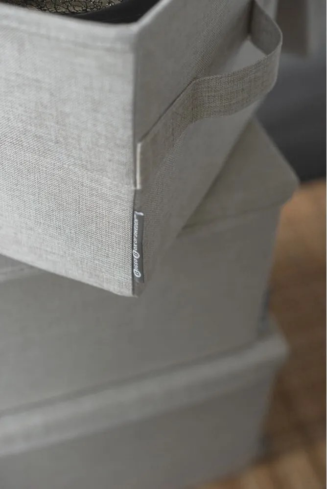 Бежова текстилна кутия за съхранение с капак 35x26x19 cm Soft Storage – Bigso