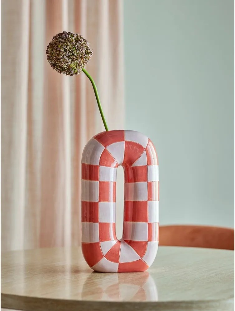 Керамична ръчно рисувана ваза в цвят сьомга/кремава (височина 32 cm) Mae – Bloomingville