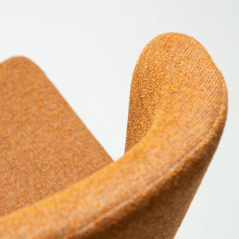 Кафяв тапициран трапезен стол Glam – DAN-FORM Denmark