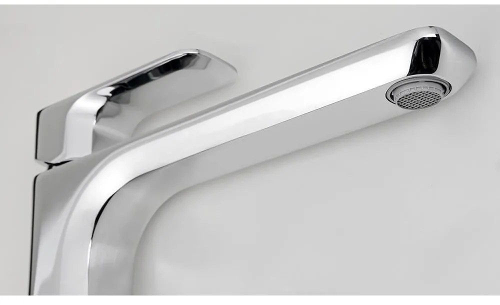 Стояща батерия за мивка в лъскаво-сребрист цвят Spy – Sapho