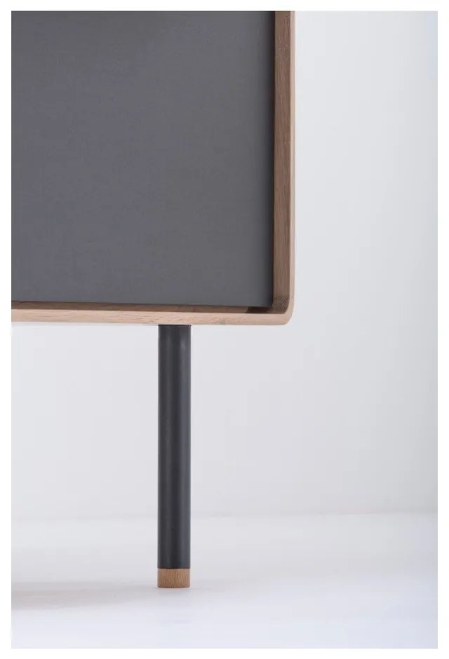 Черен/естествен висок скрин от масивен дъб 60x100 cm Fina – Gazzda