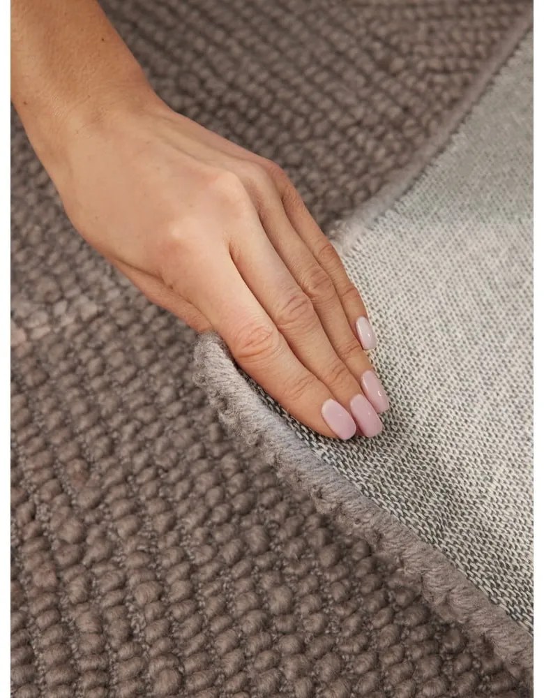 Кафяво-сив ръчно изработен вълнен килим 120x180 cm Calmio – Hanse Home
