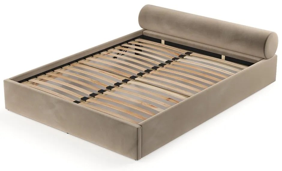 Светлокафяво двойно легло 180x200 cm тапицирано с място за съхранение с включена подматрачна рамка Solvo – Maison de Rêve