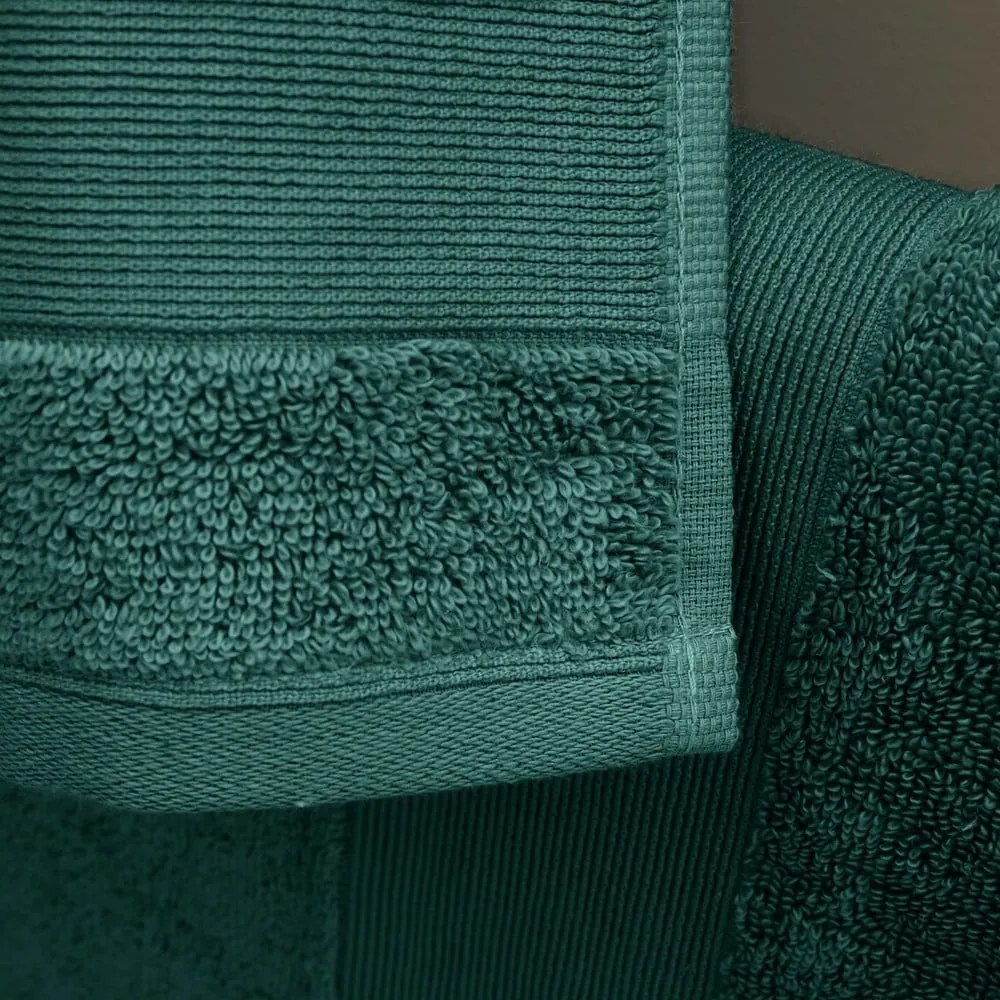 Тъмнозелена памучна хавлиена кърпа от тери 70x120 cm Anti-Bacterial – Catherine Lansfield