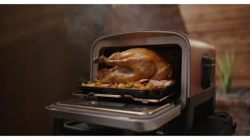 Електрическа фурна Ninja Woodfire OO101EU, 2400W, 8 програми, Таймер, LED дисплей, Автоматично изключване, Червен/Черен