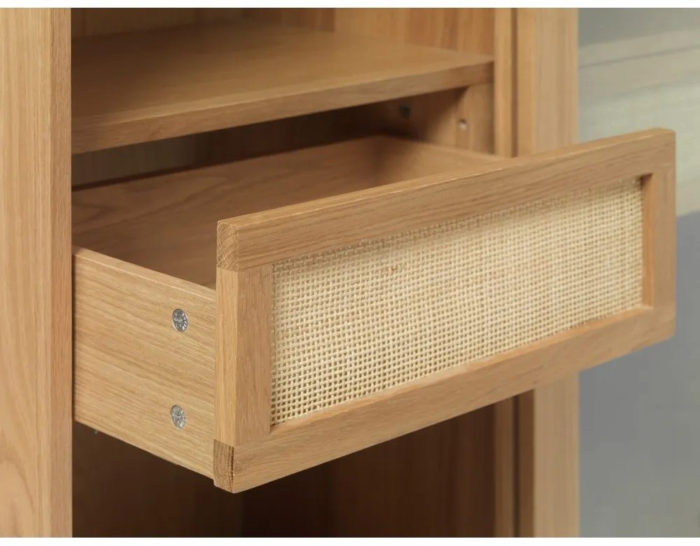 Витрина от декор от дъб с плъзгащи се врати в естествен цвят 110x160 cm Barrali – Unique Furniture