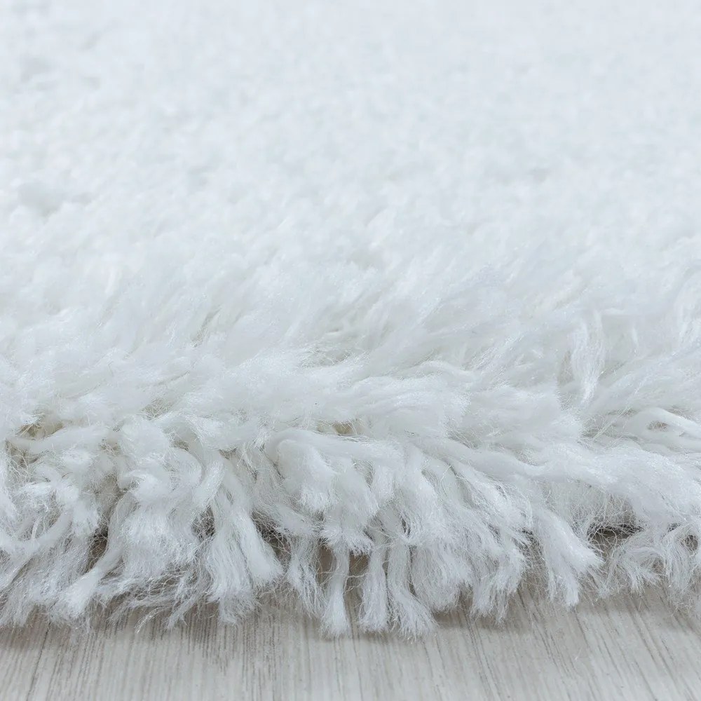 Бял кръгъл килим ø 200 cm Fluffy – Ayyildiz Carpets