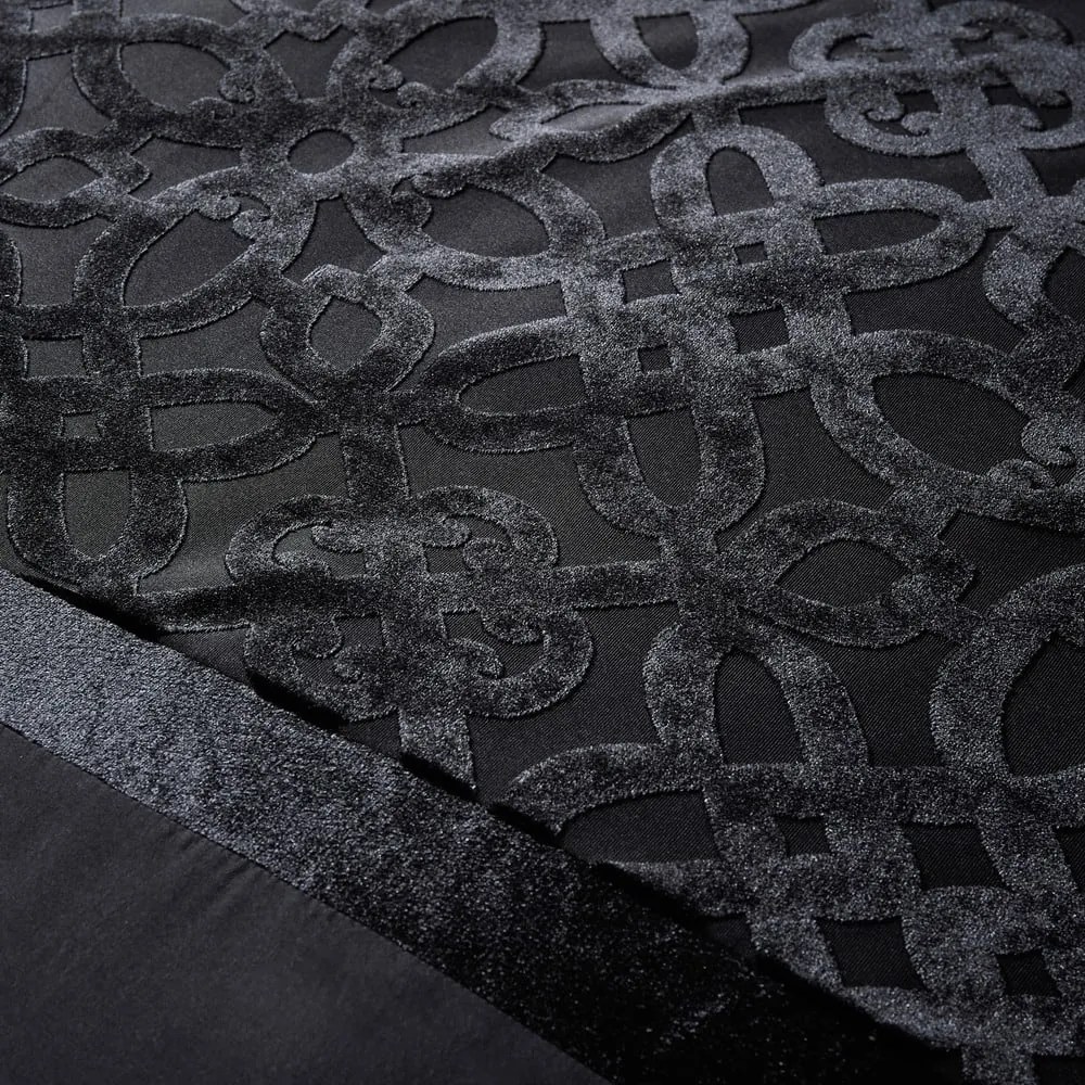 Черно двойно удължено спално бельо 230x220 cm Lattice Cut – Catherine Lansfield