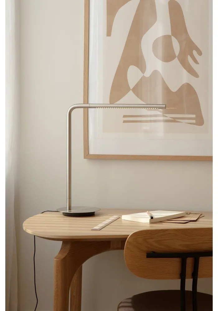 Метална LED затъмняваща се настолна лампа в сребрист цвят (височина 46 cm) Omni Table – UMAGE