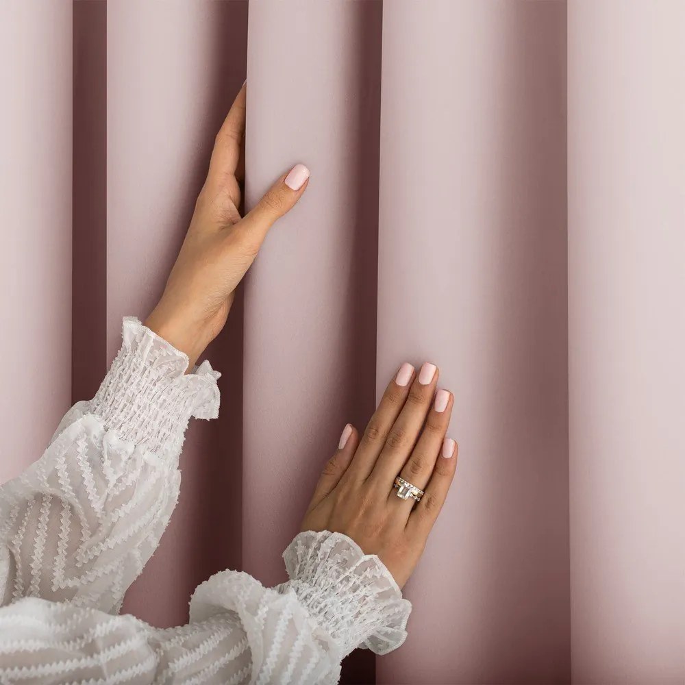 Сиво-розово затъмняващо перде 140x250 cm Carli Tie – Restilo