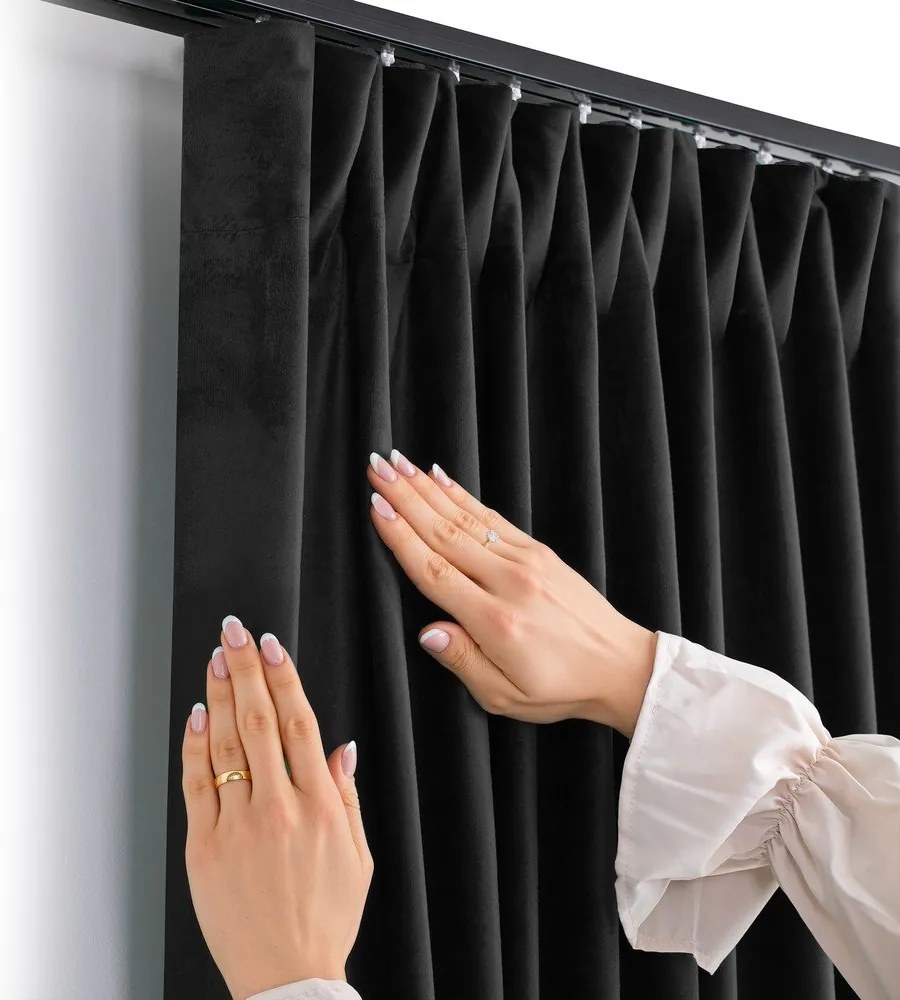 Черна затъмняваща завеса 200x270 cm Velto – Filumi