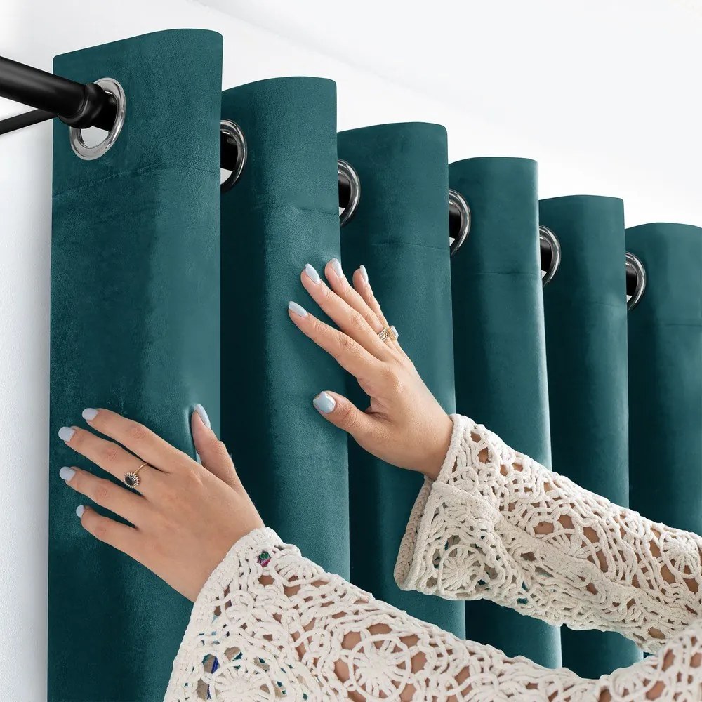 Затъмняваща завеса в петролен цвят 400x270 cm Velto – Filumi