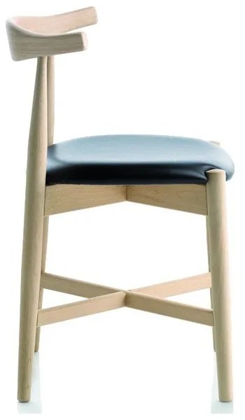 Трапезни столове от дъб Findahl на Hammel Dora - Hammel Furniture