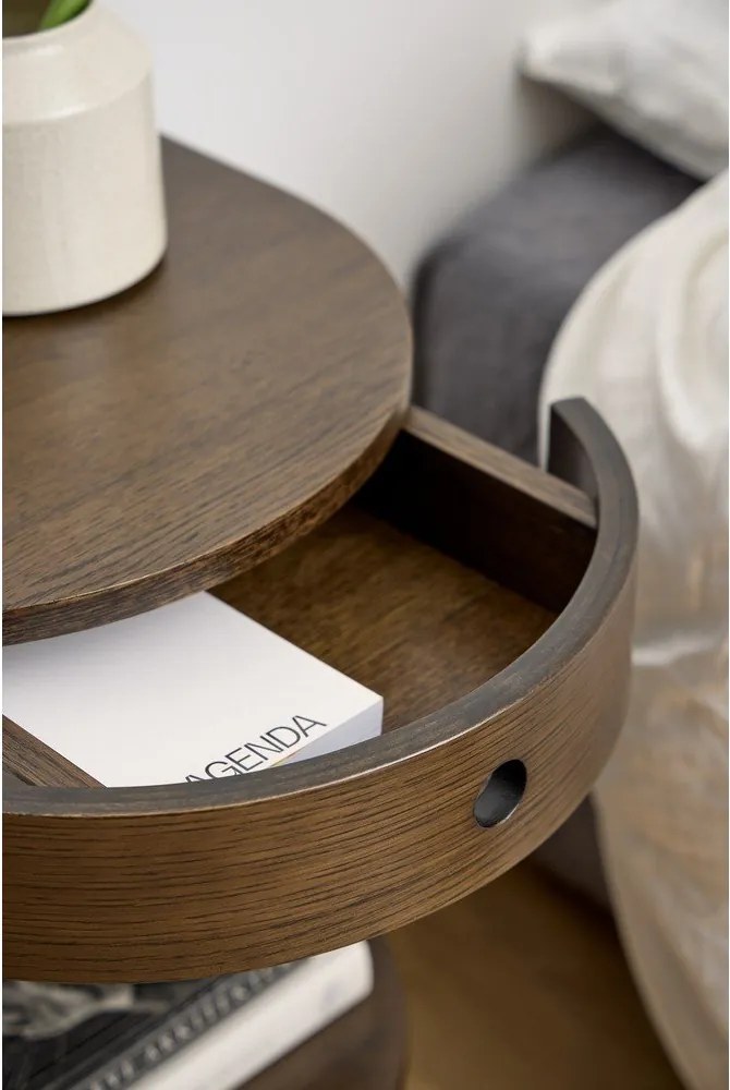 Нощно шкафче от декор от дъб в тъмно естествен цвят Paron – Actona