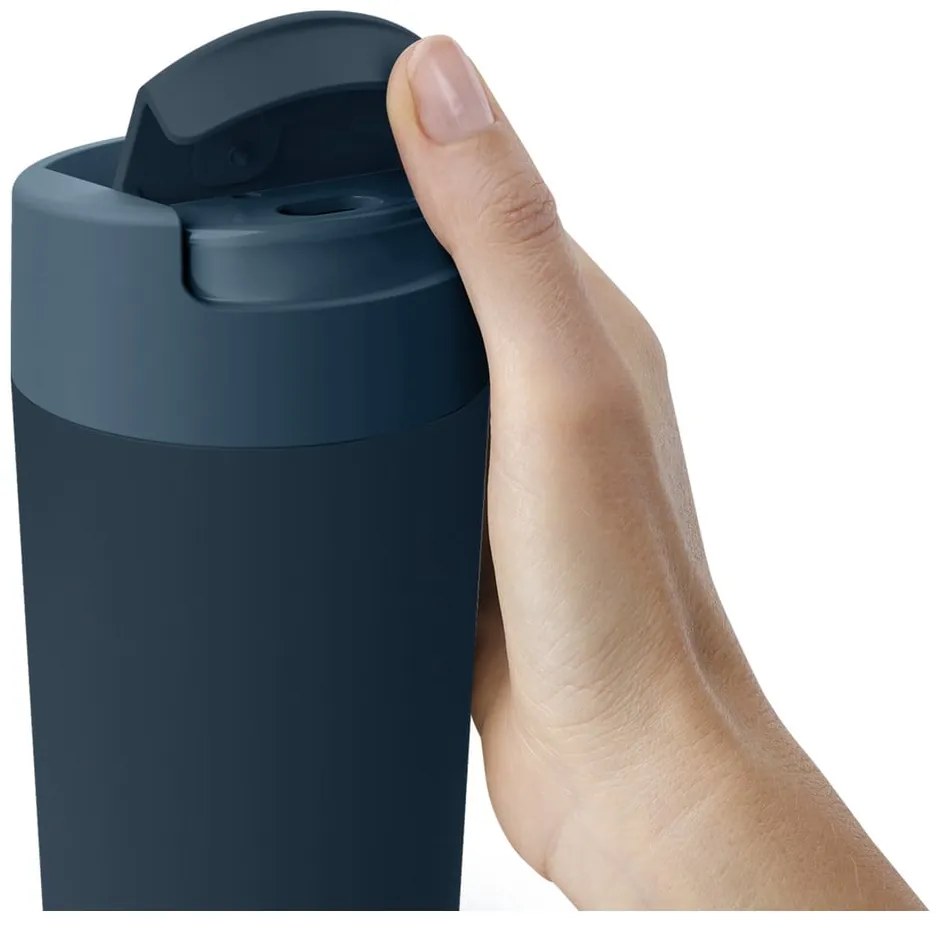 Тъмносиньо-антрацитна чаша за пътуване 450 ml Sipp - Joseph Joseph