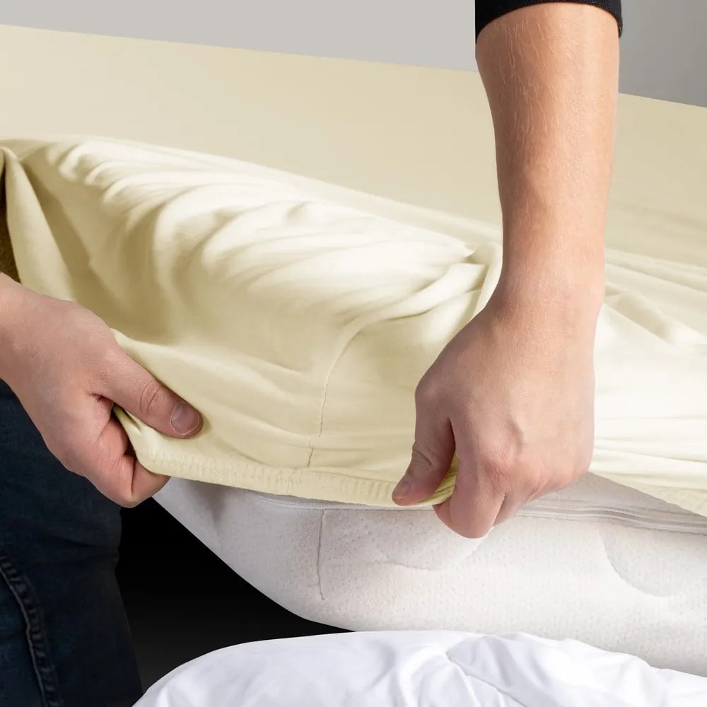 Кремав еластичен чаршаф от джърси 220x200 cm Amber – Restilo