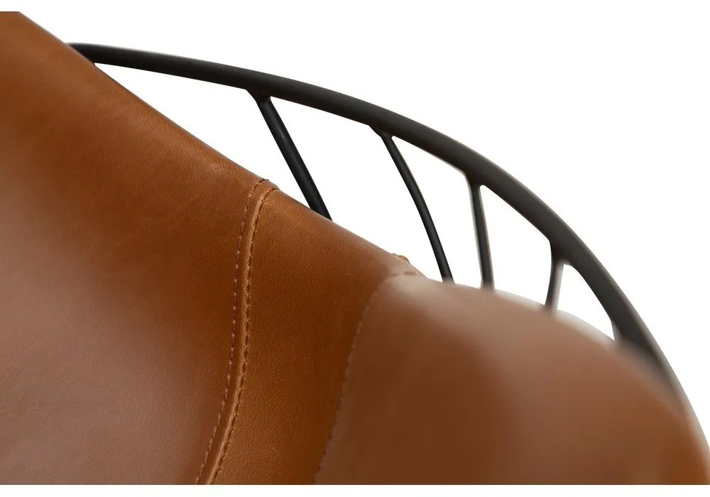 Стол за хранене от кафява изкуствена кожа Sway - DAN-FORM Denmark