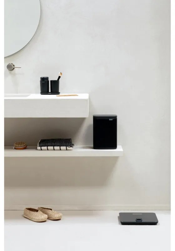Кош за боклук Brabantia Bo Small 1006622, 4 л, Плавно и безшумно отваряне, Противоплъзгаща основа, Черен