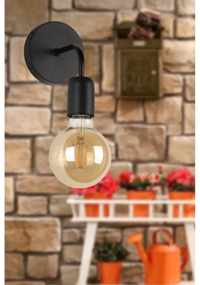 Черна метална стенна лампа Mosso - Squid Lighting