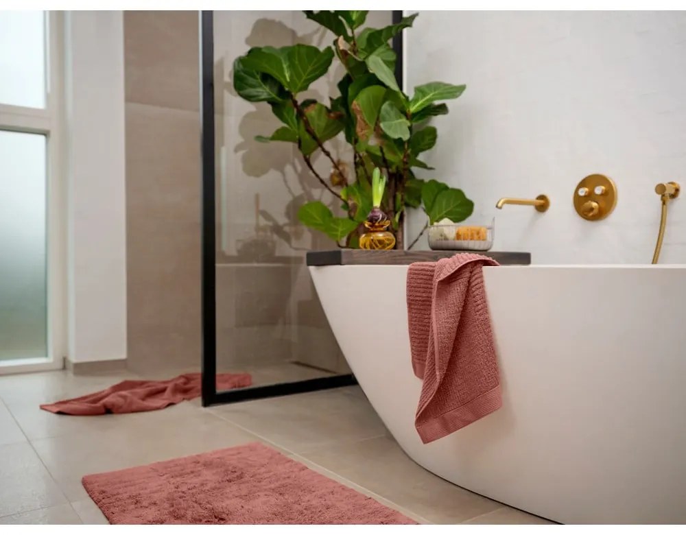 Червен килим за баня 50x80 cm Tiles – Zone