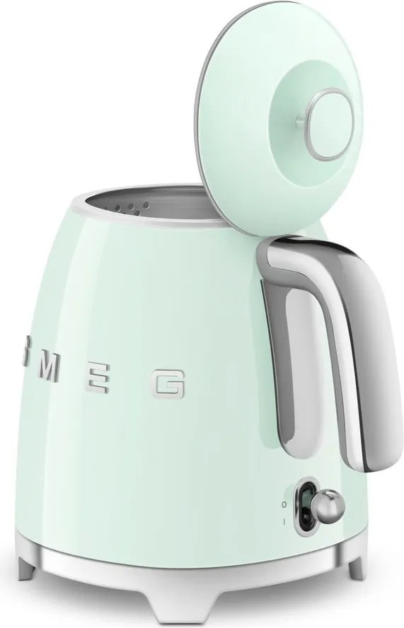 Светлозелена електрическа кана от неръждаема стомана 800 ml Retro Style – SMEG