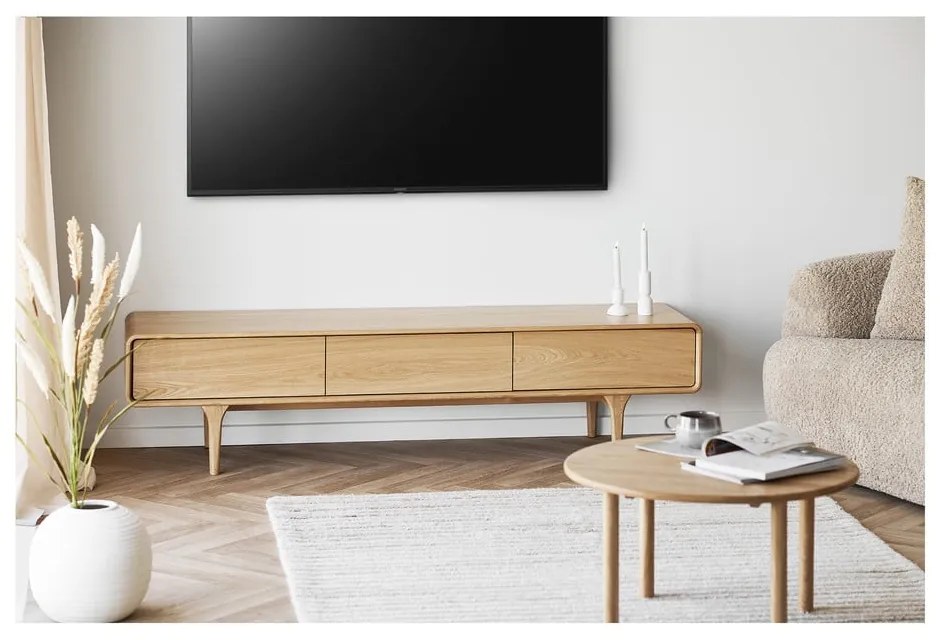 Кръгла масичка за кафе от масивен дъб в естествен цвят ø 70 cm Jena – House Nordic